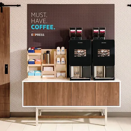 Holiday Inn Express & Suites Salem By Ihg