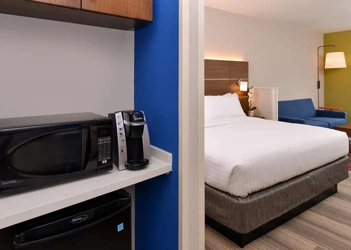 Express & By Ihg 2*