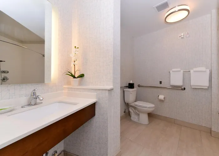 Hotel Express & By Ihg