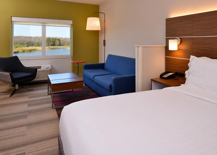 Express & By Ihg 2* Salem