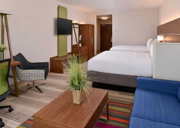 Express & By Ihg Hotel 2*
