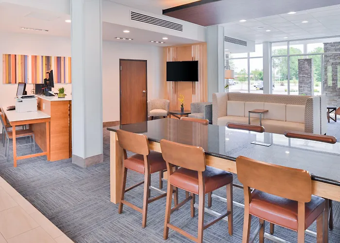 Hotel Express & By Ihg 2*