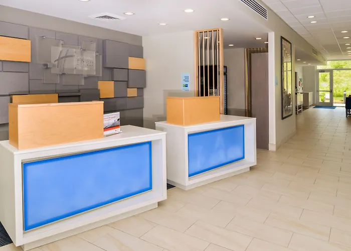 Hotel Express & By Ihg