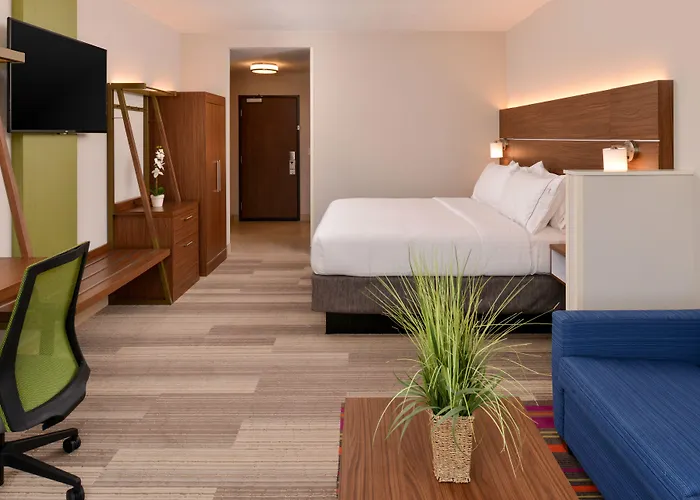 Express & By Ihg 2* Salem