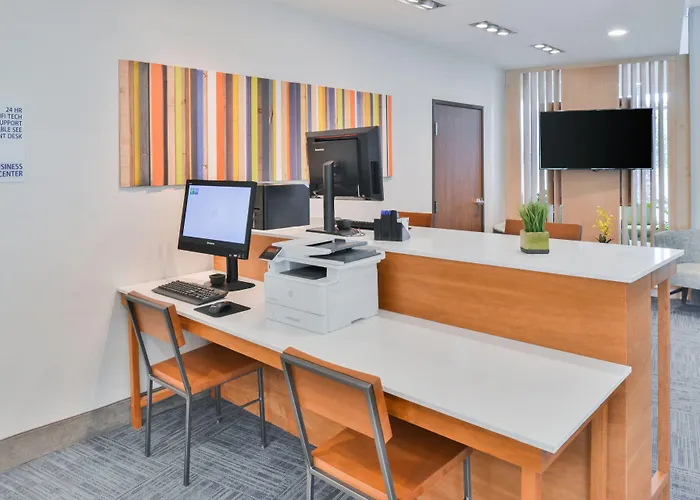 Express & By Ihg 2*
