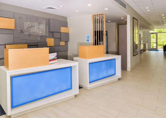 Hotel Express & By Ihg