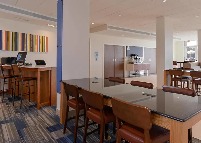 Express & By Ihg Hotel Salem